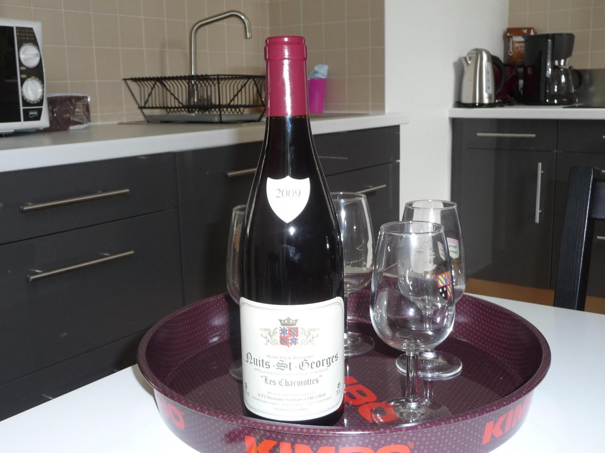 Les Charmottes Apartment นุย-แซ็ง-ฌอร์ฌ ภายนอก รูปภาพ
